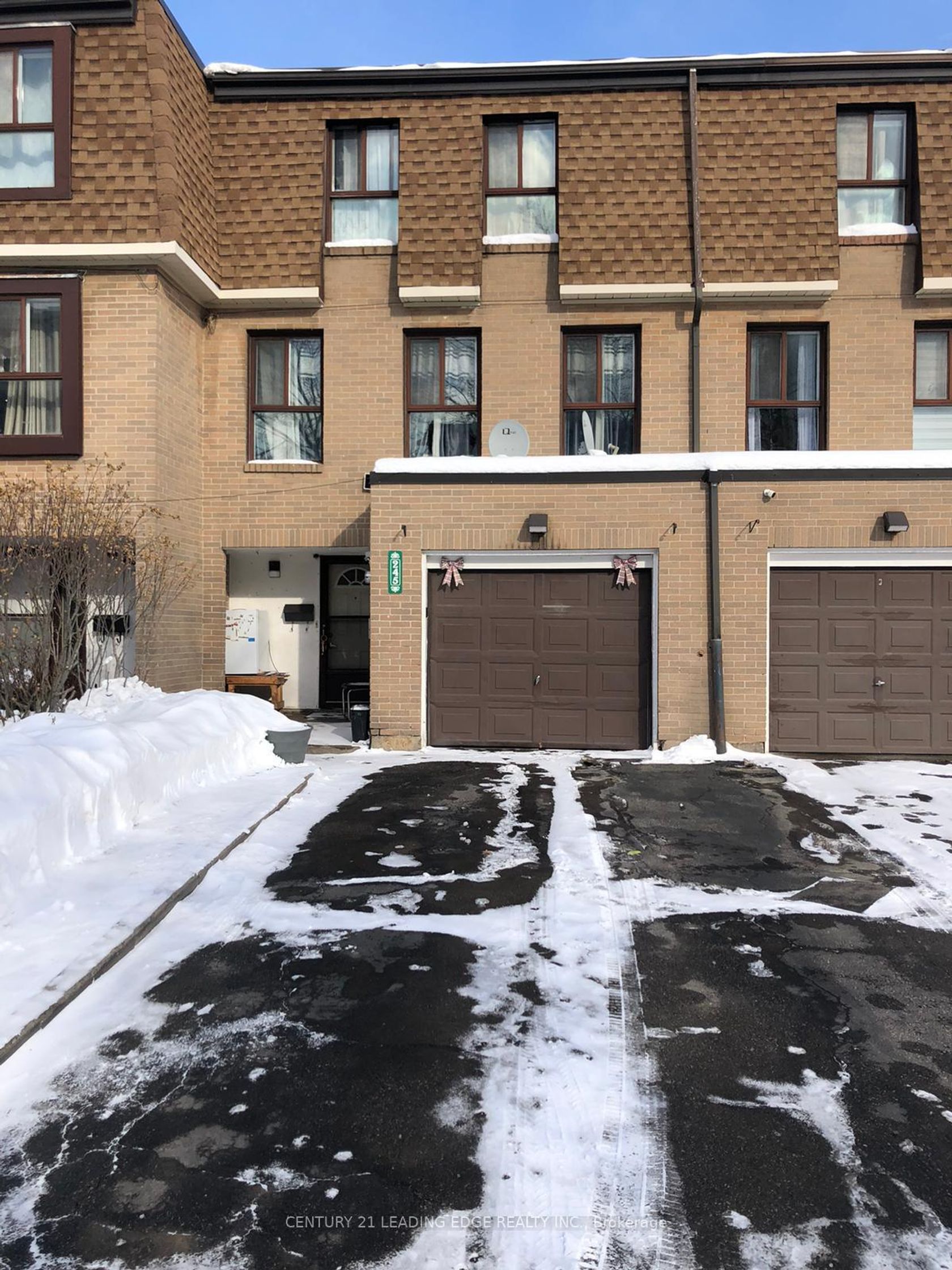 135 - 245 Fleetwood Crescent, Southgate, Brampton 2