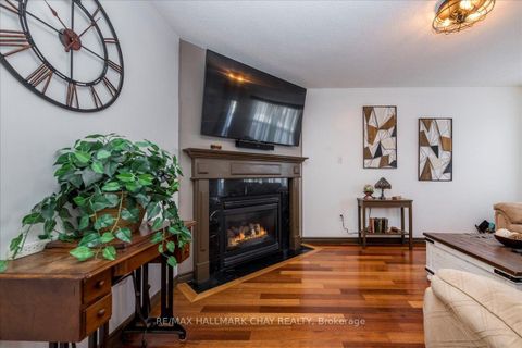 Photo 9 at 13 TEAL Place, Painswick South, Barrie