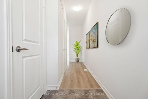 Photo 2 at 15 Ravenscraig Place, Cookstown, Innisfil