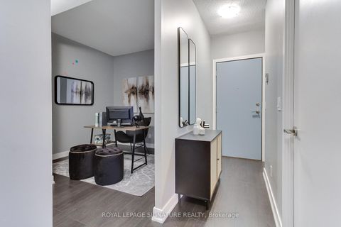 Photo 3 at 618 - 199 Richmond Street W, Waterfront Communities C1, Toronto