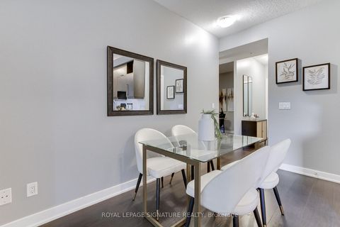 Photo 5 at 618 - 199 Richmond Street W, Waterfront Communities C1, Toronto