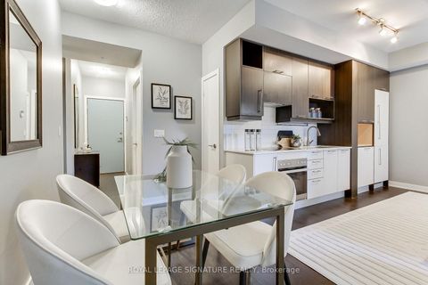 Photo 6 at 618 - 199 Richmond Street W, Waterfront Communities C1, Toronto