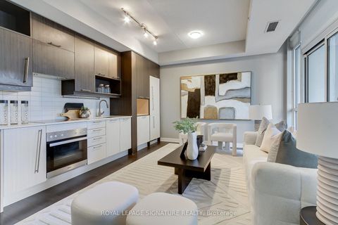 Photo 15 at 618 - 199 Richmond Street W, Waterfront Communities C1, Toronto