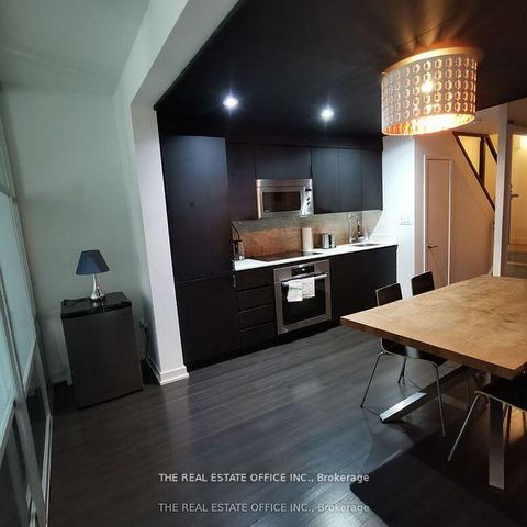 Photo 5 at G09 - 112 Fort York Boulevard, Waterfront Communities C1, Toronto