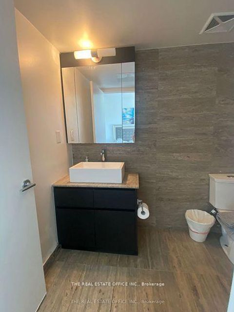 Photo 8 at G09 - 112 Fort York Boulevard, Waterfront Communities C1, Toronto