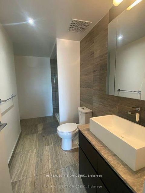 Photo 10 at G09 - 112 Fort York Boulevard, Waterfront Communities C1, Toronto