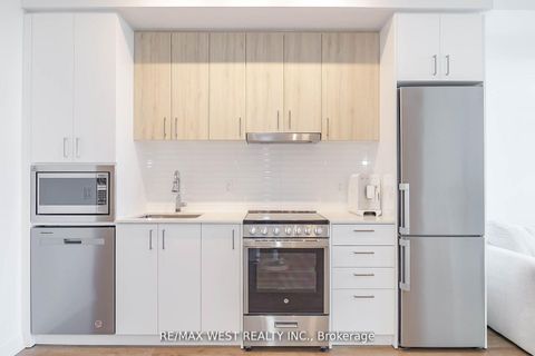 Photo 4 at 1101 - 50 Upper Mall Way, Brownridge, Vaughan