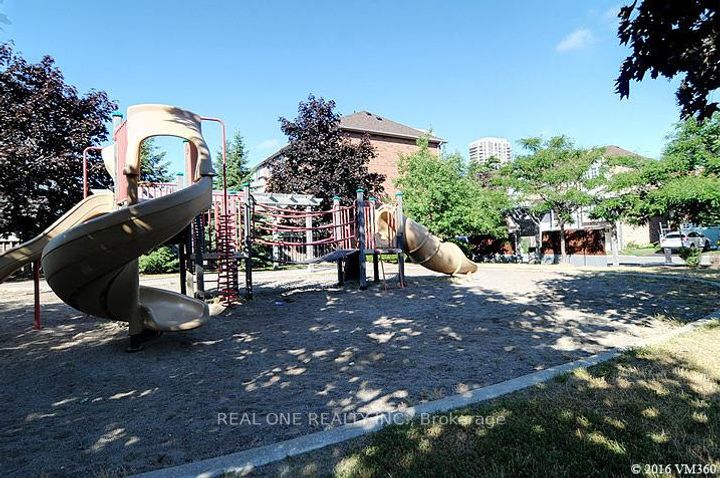 Photo 20 at 37 - 80 Acorn Place, Hurontario, Mississauga