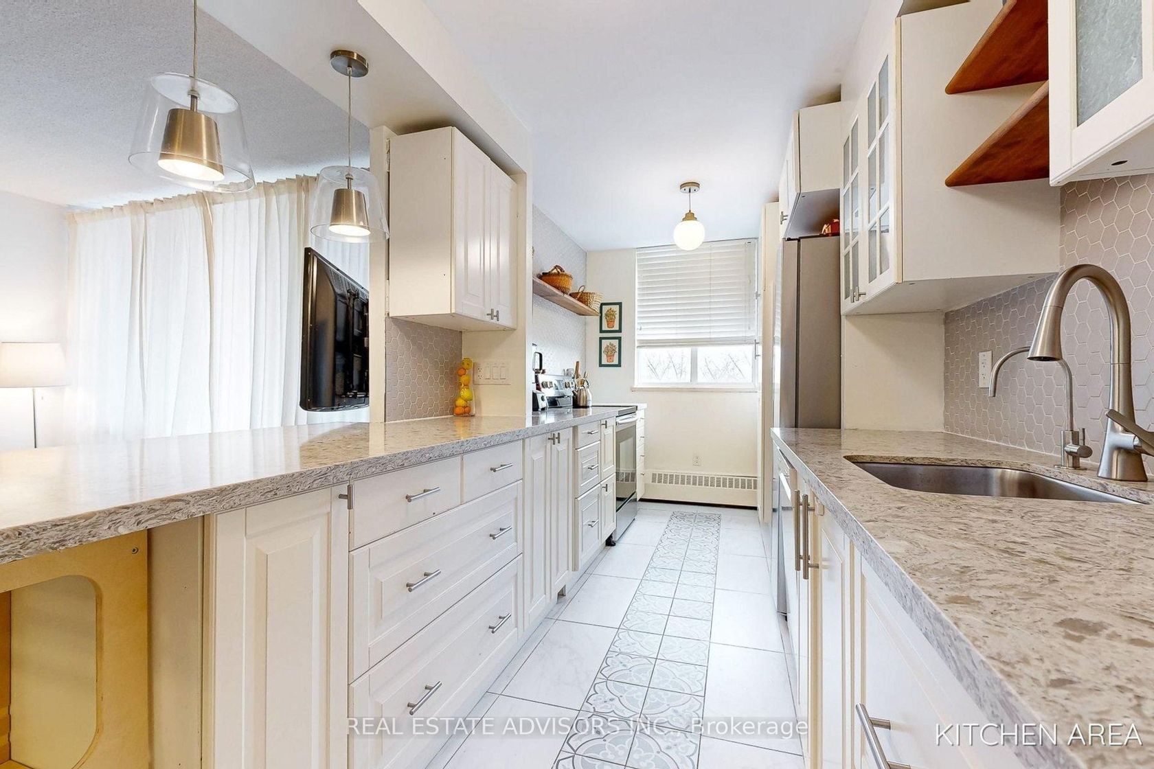 524 - 1625 Bloor Street, Applewood, Mississauga 