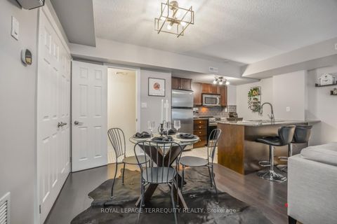 Photo 7 at 130 - 25 Turntable Crescent, Junction, Toronto