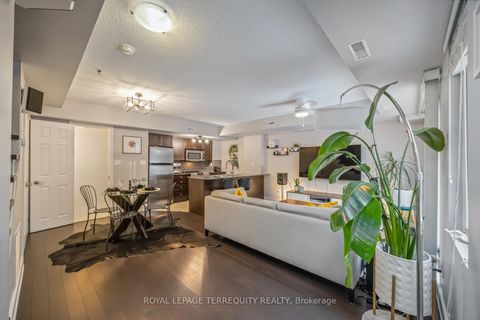 Photo 8 at 130 - 25 Turntable Crescent, Junction, Toronto