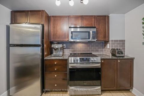 Photo 18 at 130 - 25 Turntable Crescent, Junction, Toronto