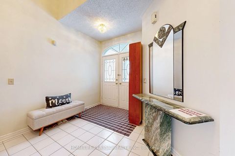 Photo 3 at 50 Oakhurst Drive, Beverley Glen, Vaughan