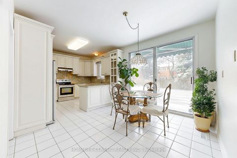 Photo 8 at 50 Oakhurst Drive, Beverley Glen, Vaughan