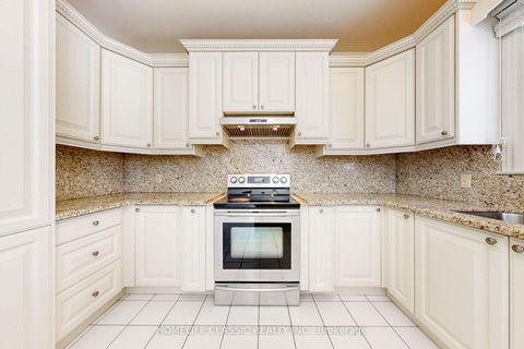 Photo 11 at 50 Oakhurst Drive, Beverley Glen, Vaughan