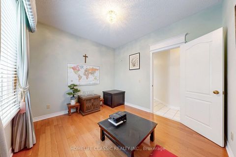 Photo 16 at 50 Oakhurst Drive, Beverley Glen, Vaughan