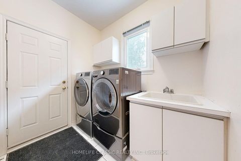 Photo 18 at 50 Oakhurst Drive, Beverley Glen, Vaughan