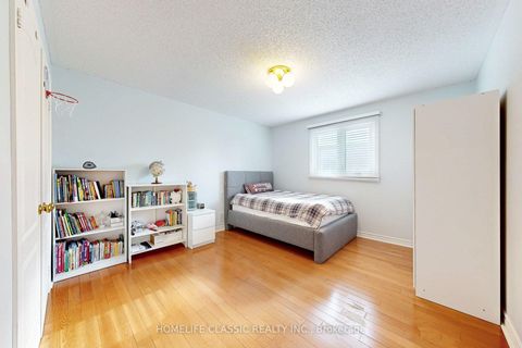 Photo 20 at 50 Oakhurst Drive, Beverley Glen, Vaughan