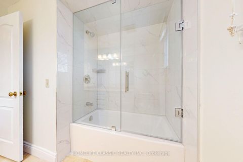 Photo 24 at 50 Oakhurst Drive, Beverley Glen, Vaughan