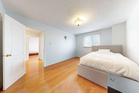 Photo 26 at 50 Oakhurst Drive, Beverley Glen, Vaughan