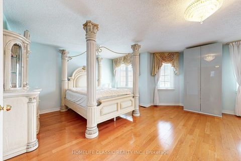 Photo 27 at 50 Oakhurst Drive, Beverley Glen, Vaughan