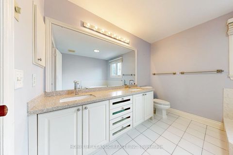 Photo 32 at 50 Oakhurst Drive, Beverley Glen, Vaughan