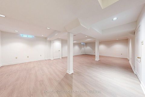 Photo 34 at 50 Oakhurst Drive, Beverley Glen, Vaughan