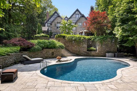 Photo 8 at 67 Kingsway Crescent, Kingsway South, Toronto