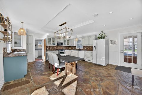 Photo 3 at 84 Wellington Street E, Wellington, Barrie