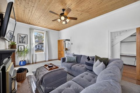 Photo 10 at 84 Wellington Street E, Wellington, Barrie