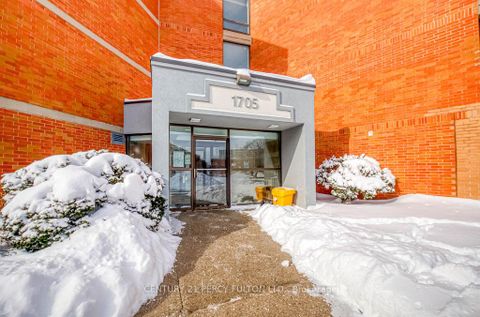 Photo 3 at 205 - 1705 Mccowan Road, Malvern West, Toronto