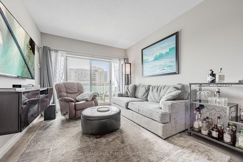 Photo 11 at 1029 - 600 Queens Quay W, Waterfront Communities C1, Toronto