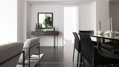 Photo 4 at 123 - 1 Benvenuto Place, Casa Loma, Toronto