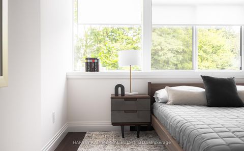 Photo 14 at 123 - 1 Benvenuto Place, Casa Loma, Toronto