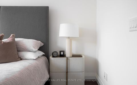 Photo 18 at 123 - 1 Benvenuto Place, Casa Loma, Toronto