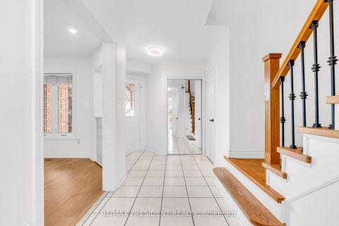 Photo 6 at 7031 Graydon Court, Lisgar, Mississauga