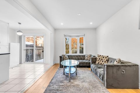 Photo 10 at 7031 Graydon Court, Lisgar, Mississauga