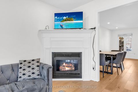 Photo 12 at 7031 Graydon Court, Lisgar, Mississauga