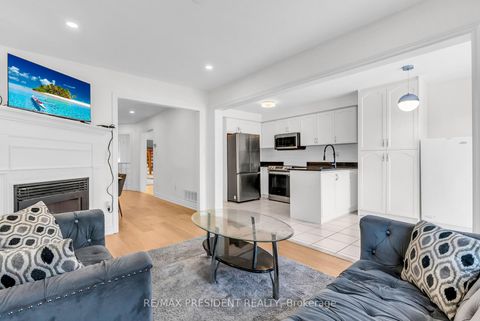 Photo 13 at 7031 Graydon Court, Lisgar, Mississauga