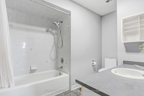 Photo 27 at 7031 Graydon Court, Lisgar, Mississauga
