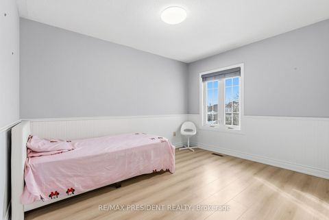 Photo 34 at 7031 Graydon Court, Lisgar, Mississauga