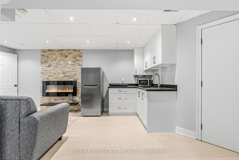 Photo 40 at 7031 Graydon Court, Lisgar, Mississauga