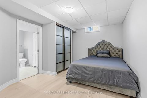 Photo 43 at 7031 Graydon Court, Lisgar, Mississauga