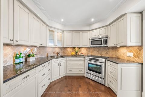 Photo 12 at 807 - 500 Avenue Road, Casa Loma, Toronto