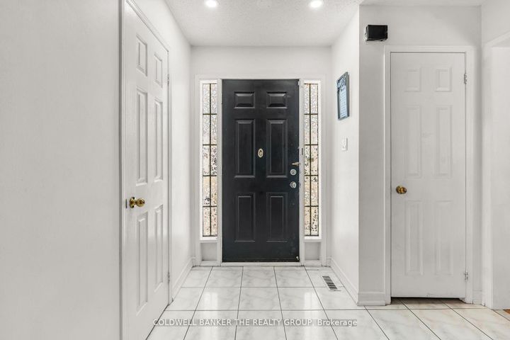 Photo 5 at 10 Colleyville Street, Snelgrove, Brampton