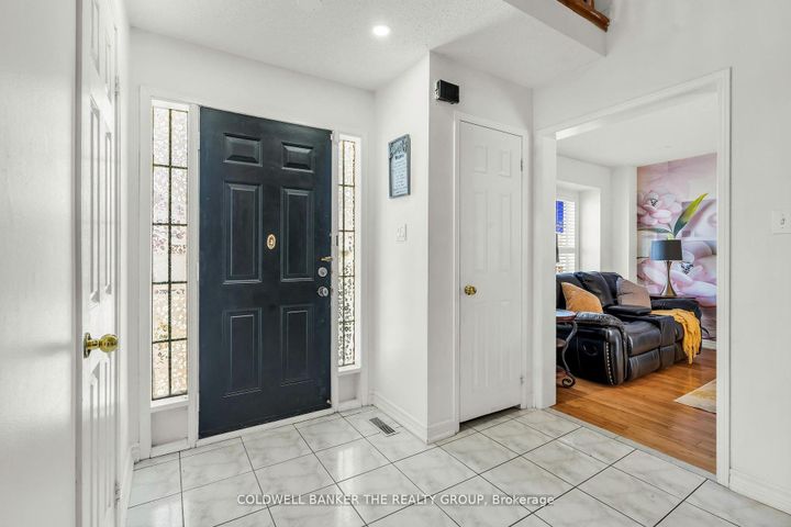 Photo 6 at 10 Colleyville Street, Snelgrove, Brampton