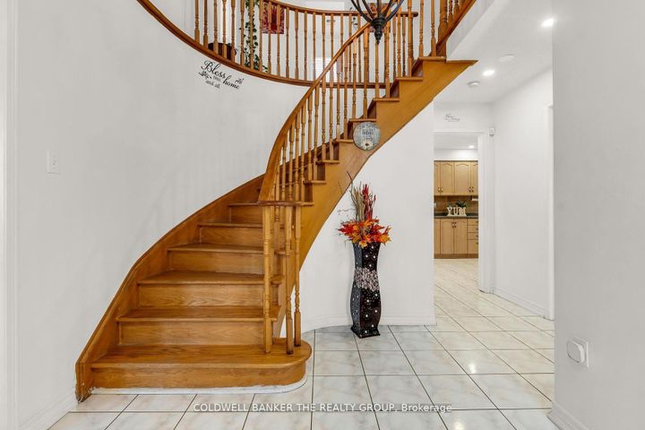 Photo 9 at 10 Colleyville Street, Snelgrove, Brampton