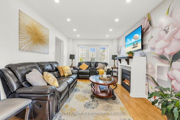 Photo 11 at 10 Colleyville Street, Snelgrove, Brampton