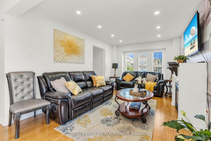 Photo 12 at 10 Colleyville Street, Snelgrove, Brampton