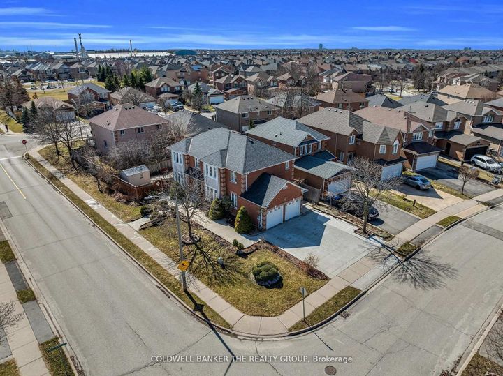 Photo 36 at 10 Colleyville Street, Snelgrove, Brampton